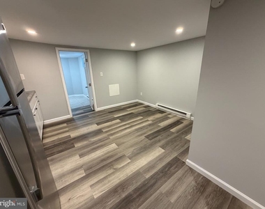 6712 N 18th Street - Photo Thumbnail 3