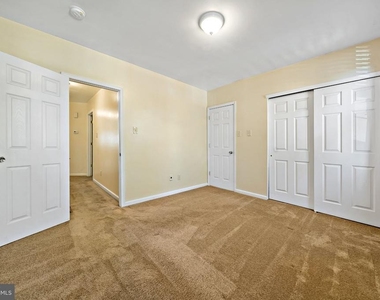 1942 Wolf Street - Photo Thumbnail 10