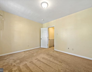 1942 Wolf Street - Photo Thumbnail 11
