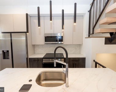 1544 N Darien Street - Photo Thumbnail 4