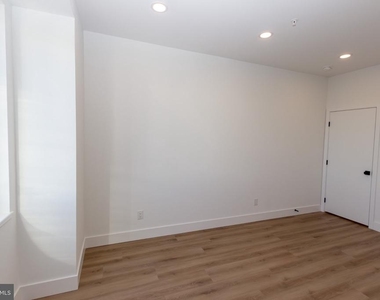 1544 N Darien Street - Photo Thumbnail 7