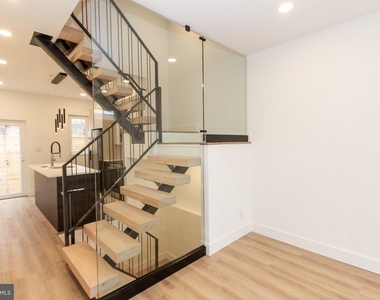 1544 N Darien Street - Photo Thumbnail 1
