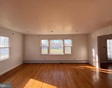 338 Rees Drive - Photo Thumbnail 8