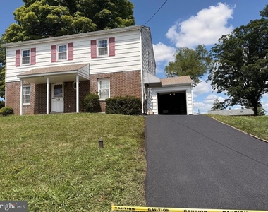 338 Rees Drive - Photo Thumbnail 35