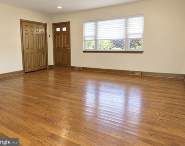 4134 Twynnwood Road - Photo Thumbnail 3