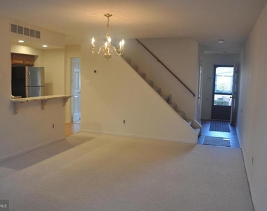 112 Woodgate Lane - Photo Thumbnail 5