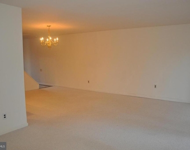112 Woodgate Lane - Photo Thumbnail 6