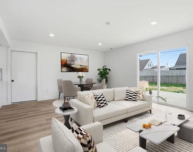 213 Holly Drive - Photo Thumbnail 5