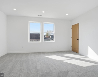 213 Holly Drive - Photo Thumbnail 20