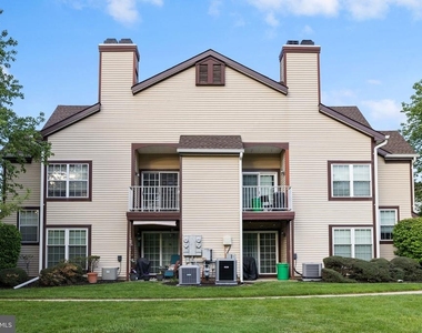 252 Andover Place - Photo Thumbnail 16