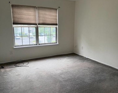 252 Andover Place - Photo Thumbnail 11