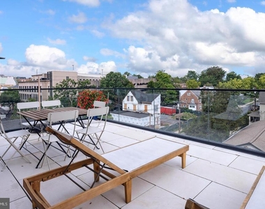 45 Spring Street - Photo Thumbnail 9