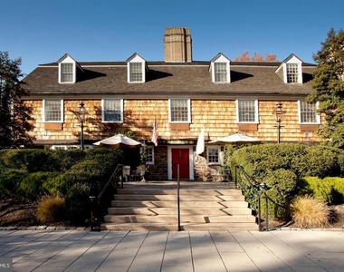 45 Spring Street - Photo Thumbnail 23