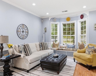 31 Belmont Drive - Photo Thumbnail 5