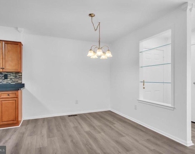 21 Uxbridge Place - Photo Thumbnail 11