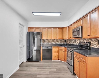 21 Uxbridge Place - Photo Thumbnail 13