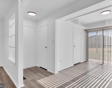 21 Uxbridge Place - Photo Thumbnail 2