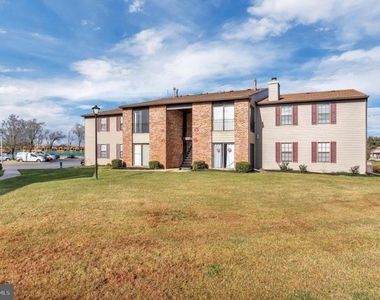 21 Uxbridge Place - Photo Thumbnail 8