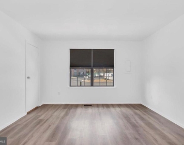 21 Uxbridge Place - Photo Thumbnail 15