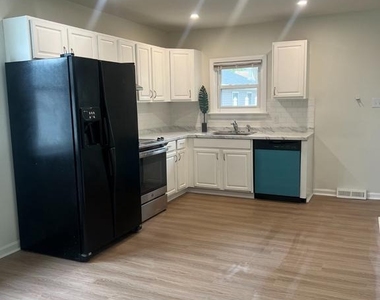 139 Oak Avenue - Photo Thumbnail 10