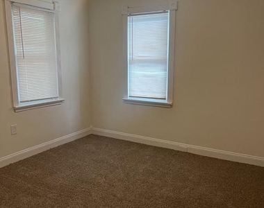 139 Oak Avenue - Photo Thumbnail 4