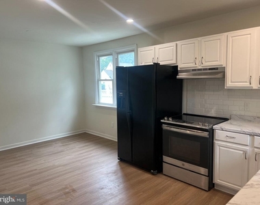 139 Oak Avenue - Photo Thumbnail 2