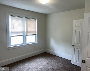 139 Oak Avenue - Photo Thumbnail 8