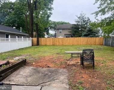 139 Oak Avenue - Photo Thumbnail 5
