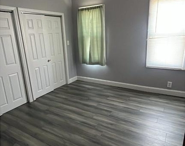 526 Drexel Avenue - Photo Thumbnail 2