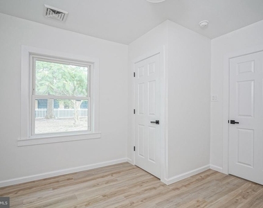123 12th Street - Photo Thumbnail 29