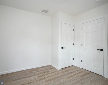 123 12th Street - Photo Thumbnail 27