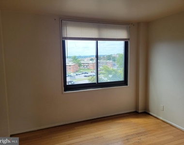 3450 Toledo Terrace - Photo Thumbnail 9