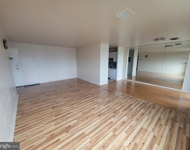 3450 Toledo Terrace - Photo Thumbnail 16