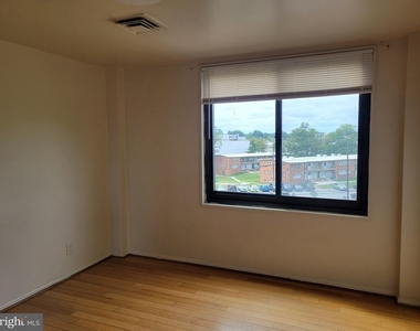 3450 Toledo Terrace - Photo Thumbnail 10