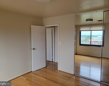 3450 Toledo Terrace - Photo Thumbnail 11