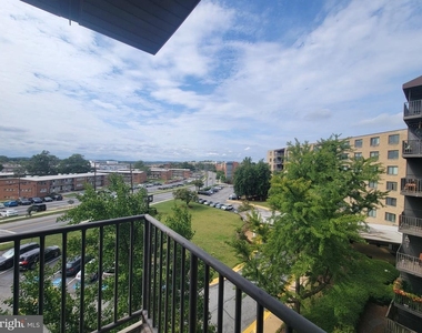 3450 Toledo Terrace - Photo Thumbnail 23