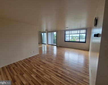 3450 Toledo Terrace - Photo Thumbnail 14