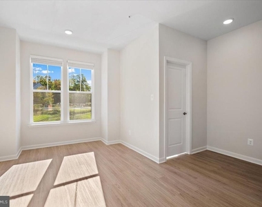 6074 Soho Way - Photo Thumbnail 9