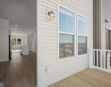 6074 Soho Way - Photo Thumbnail 8