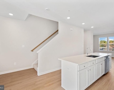 6074 Soho Way - Photo Thumbnail 5