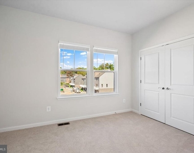 6074 Soho Way - Photo Thumbnail 13