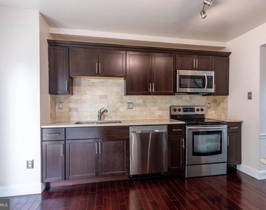 11004 Spring Lake Drive - Photo Thumbnail 5