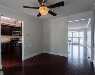 11004 Spring Lake Drive - Photo Thumbnail 4