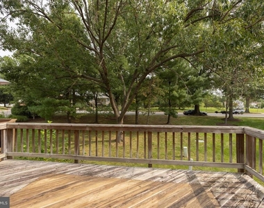 11004 Spring Lake Drive - Photo Thumbnail 9