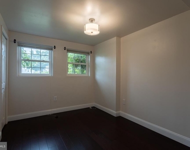 11004 Spring Lake Drive - Photo Thumbnail 18