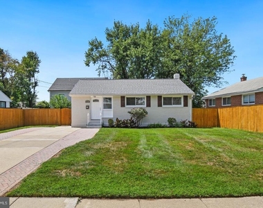 10012 Sinnott Drive - Photo Thumbnail 2