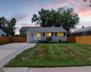 10012 Sinnott Drive - Photo Thumbnail 1