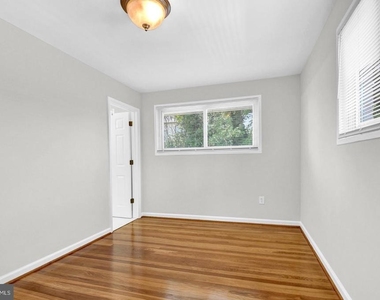 10012 Sinnott Drive - Photo Thumbnail 15