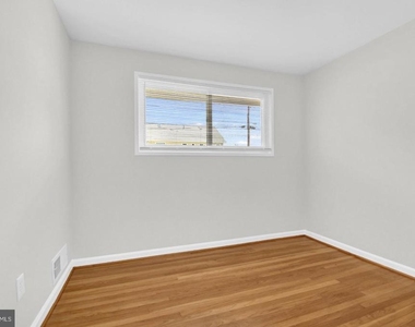 10012 Sinnott Drive - Photo Thumbnail 20