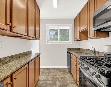 10012 Sinnott Drive - Photo Thumbnail 11